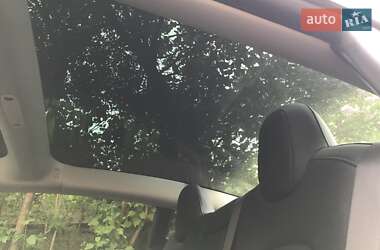 Седан Tesla Model 3 2023 в 