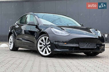 Седан Tesla Model 3 2022 в Киеве