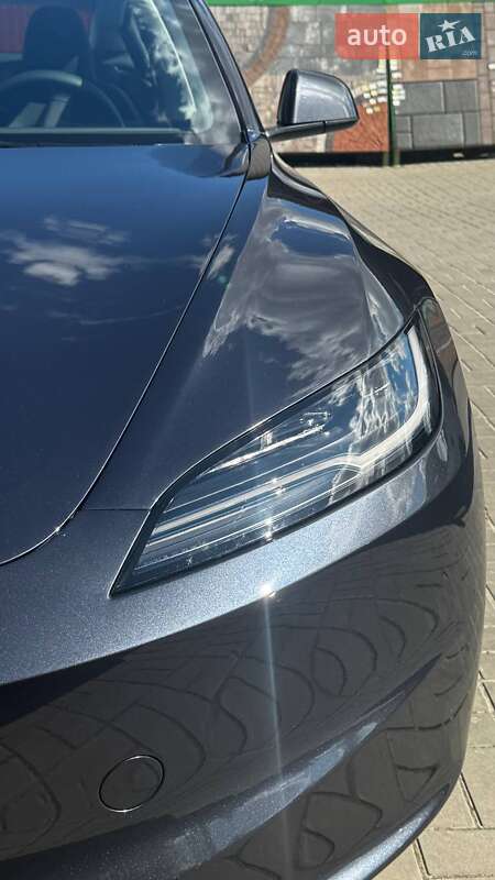 Седан Tesla Model 3 2024 в Луцке