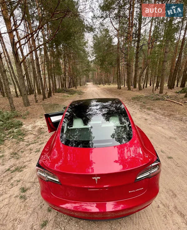 Седан Tesla Model 3 2018 в Тернополе