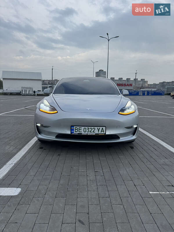 Седан Tesla Model 3 2018 в 