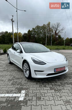 Седан Tesla Model 3 2022 в Львове
