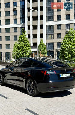 Седан Tesla Model 3 2021 в 