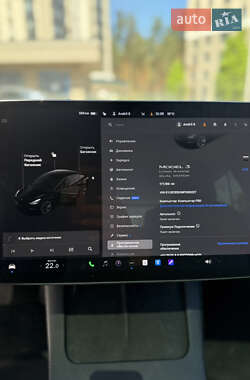 Седан Tesla Model 3 2021 в 