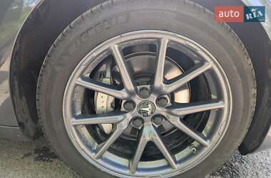 Седан Tesla Model 3 2018 в 