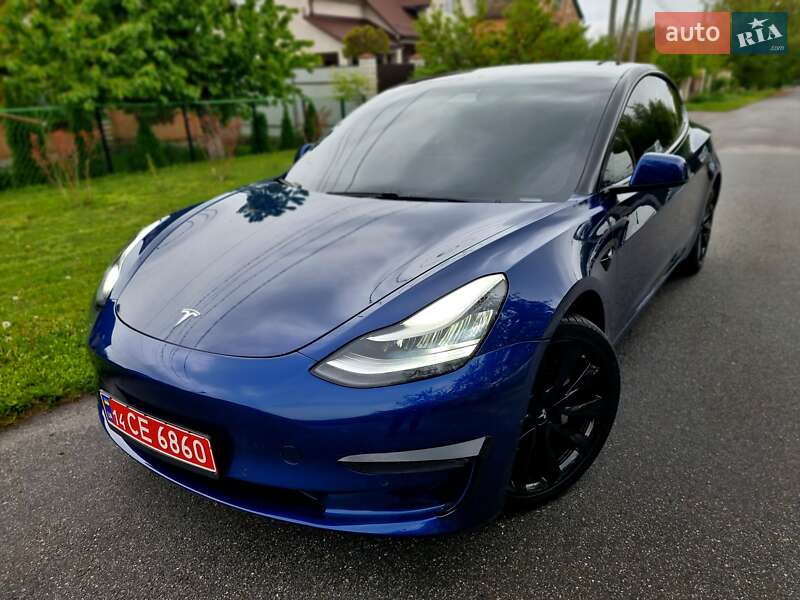 Седан Tesla Model 3 2020 в 
