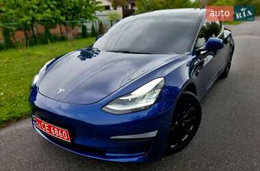 Седан Tesla Model 3 2020 в 