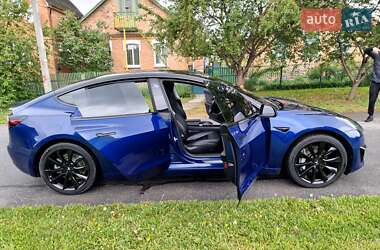 Седан Tesla Model 3 2020 в 