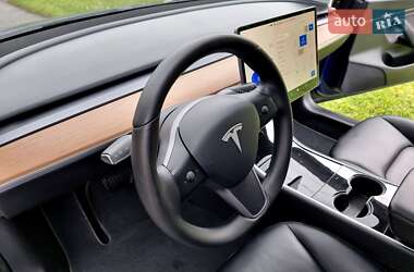 Седан Tesla Model 3 2020 в 