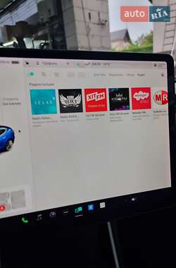 Седан Tesla Model 3 2020 в 
