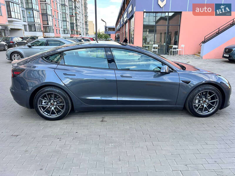 Седан Tesla Model 3 2022 в Луцьку