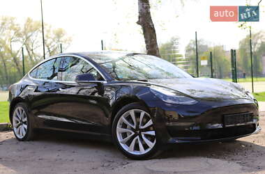 Седан Tesla Model 3 2020 в Дрогобичі