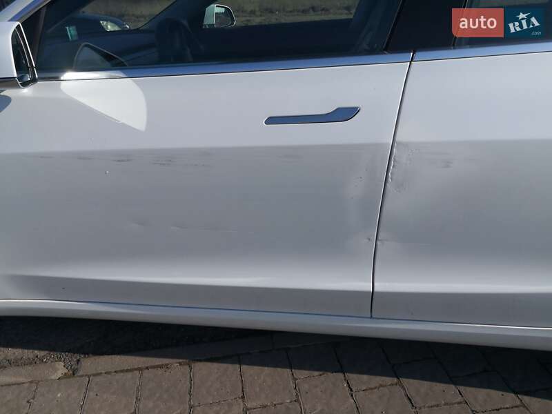 Седан Tesla Model 3 2019 в Львове