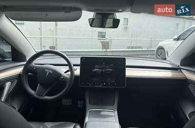 Седан Tesla Model 3 2022 в 
