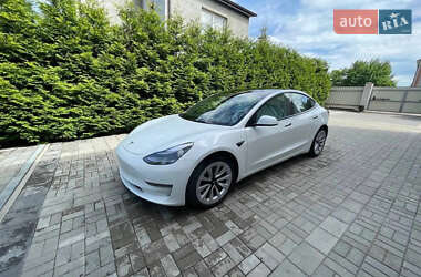 Седан Tesla Model 3 2021 в Києві