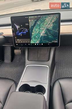 Седан Tesla Model 3 2019 в 