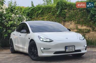 Седан Tesla Model 3 2021 в Дніпрі