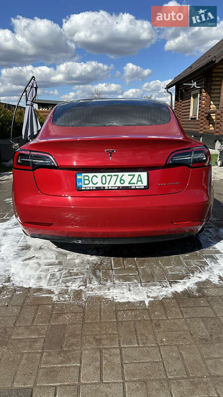 Седан Tesla Model 3 2019 в Львові