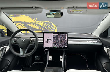 Седан Tesla Model 3 2019 в 