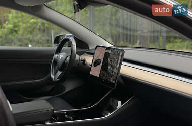 Седан Tesla Model 3 2019 в 