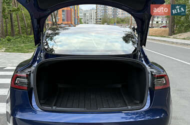 Седан Tesla Model 3 2019 в 
