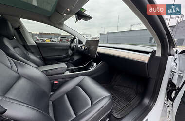 Седан Tesla Model 3 2020 в 