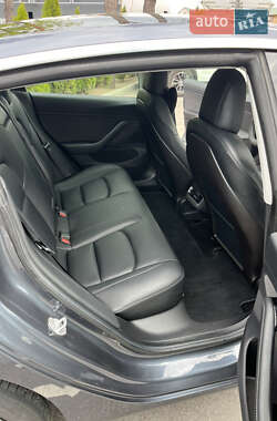 Седан Tesla Model 3 2019 в 