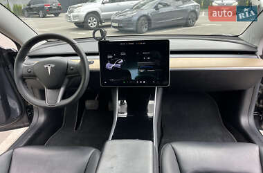 Седан Tesla Model 3 2019 в 