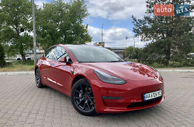 Седан Tesla Model 3 2022 в Киеве