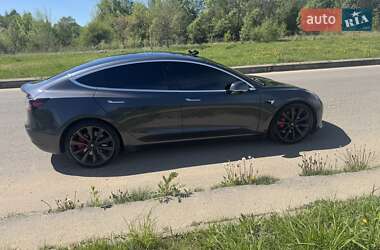 Седан Tesla Model 3 2020 в 