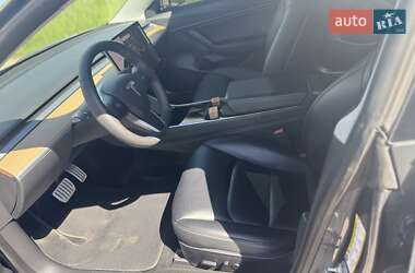 Седан Tesla Model 3 2020 в 