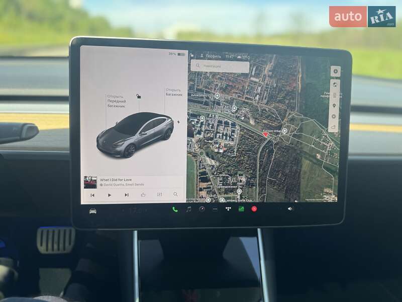 Седан Tesla Model 3 2020 в Львове