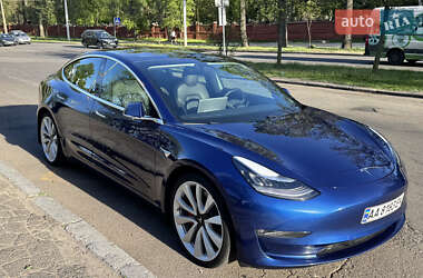 Седан Tesla Model 3 2019 в Киеве