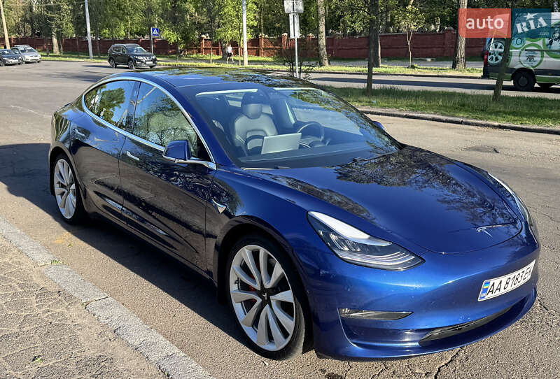 Седан Tesla Model 3 2019 в Києві