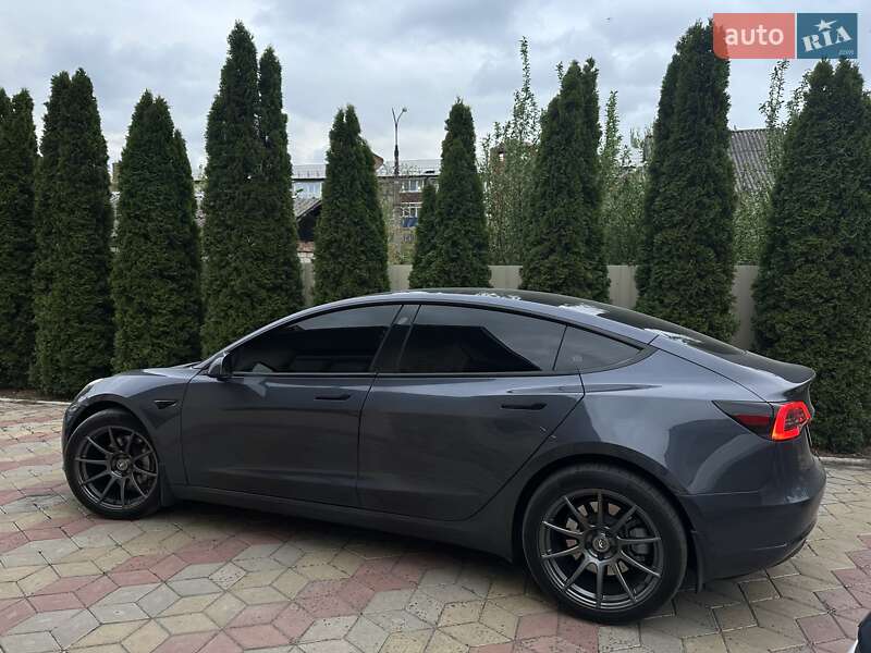 Седан Tesla Model 3 2023 в Харькове