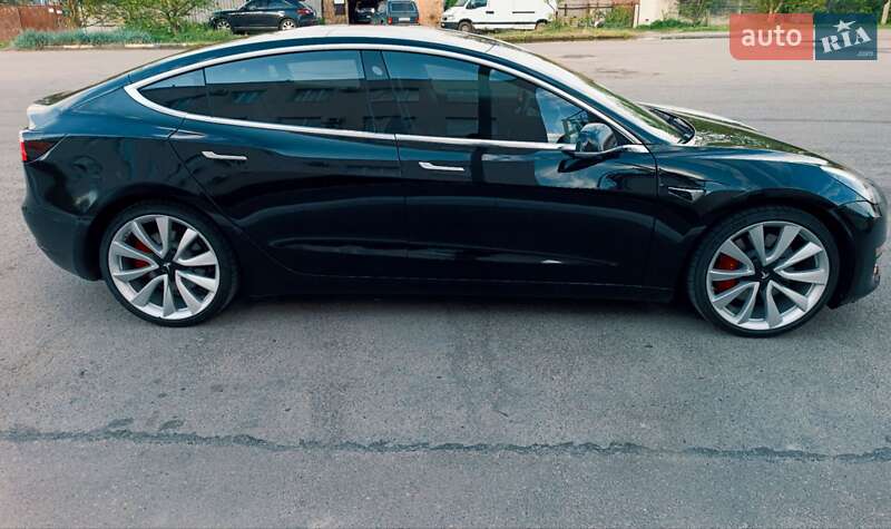 Седан Tesla Model 3 2018 в Харкові