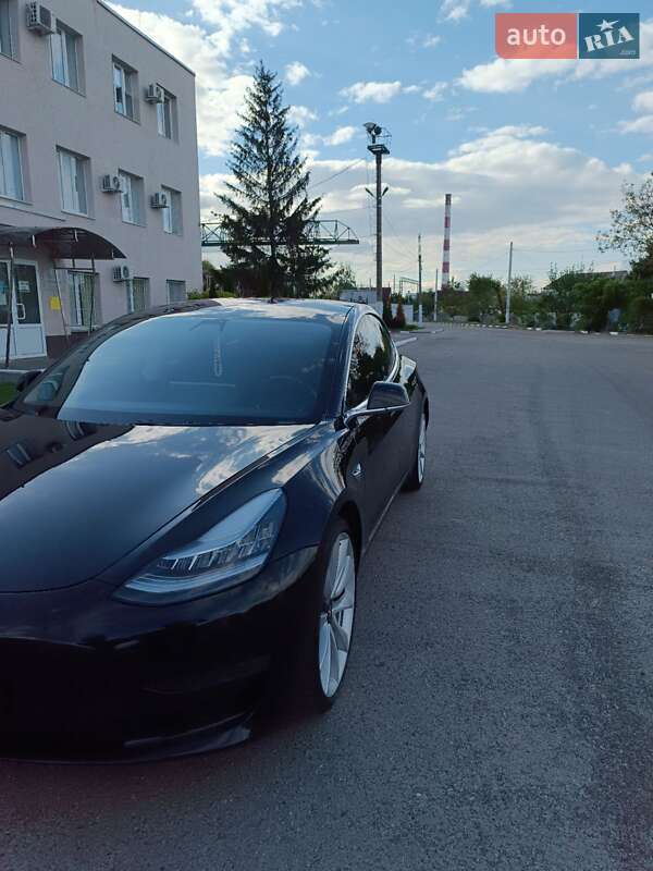 Седан Tesla Model 3 2018 в Харкові