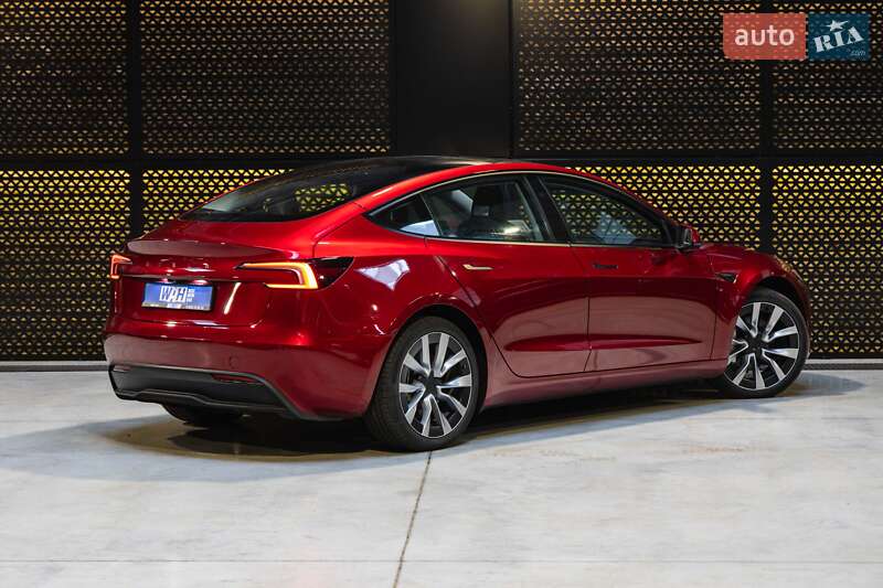 Седан Tesla Model 3 2024 в Луцьку