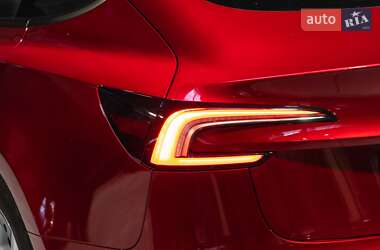 Седан Tesla Model 3 2024 в 