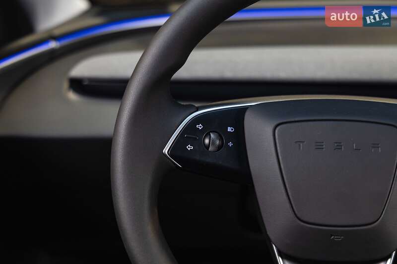 Седан Tesla Model 3 2024 в Луцьку
