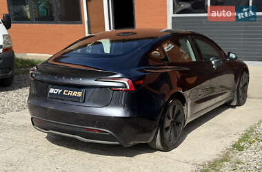 Седан Tesla Model 3 2024 в 