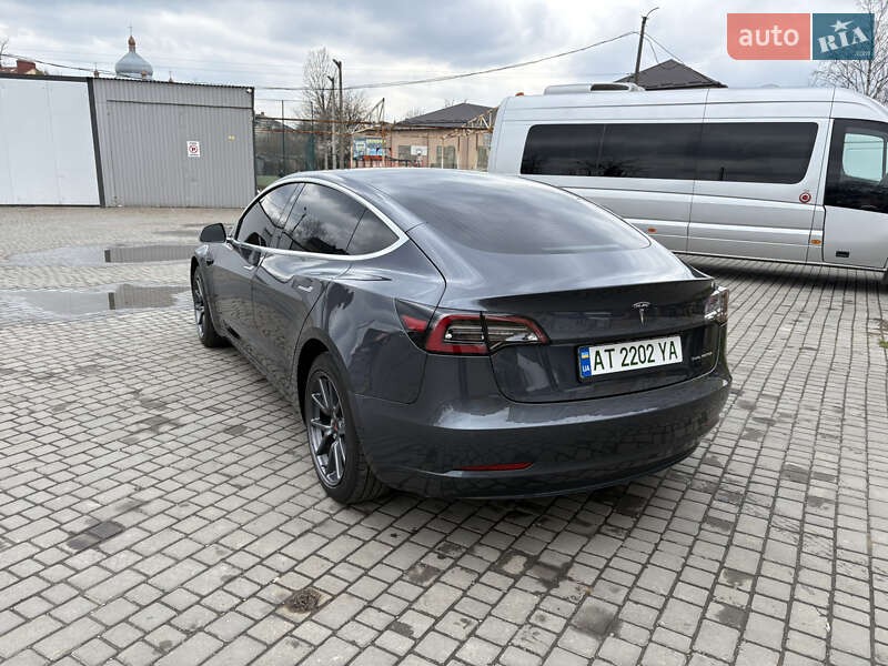 Седан Tesla Model 3 2019 в Коломые