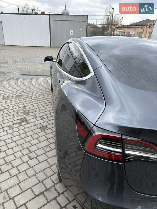 Седан Tesla Model 3 2019 в Коломые