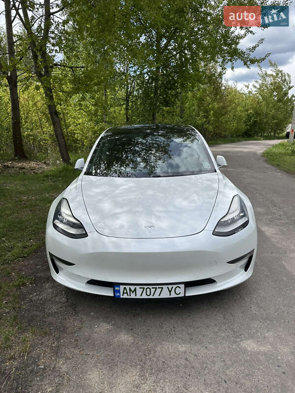 Седан Tesla Model 3 2020 в Житомире