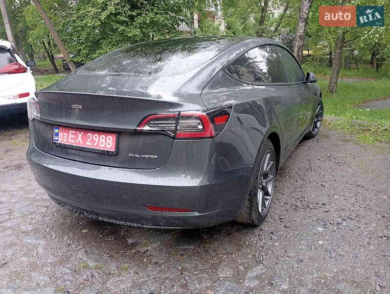 Седан Tesla Model 3 2021 в Шепетівці