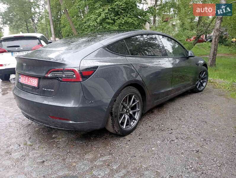 Седан Tesla Model 3 2021 в Шепетівці