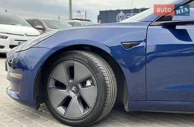Седан Tesla Model 3 2023 в 