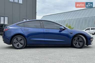Седан Tesla Model 3 2023 в 