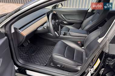 Седан Tesla Model 3 2019 в Виннице