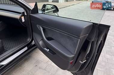 Седан Tesla Model 3 2019 в Виннице